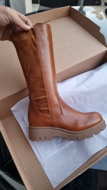 BOTTES EN CUIR ET STRETCH  CUIR